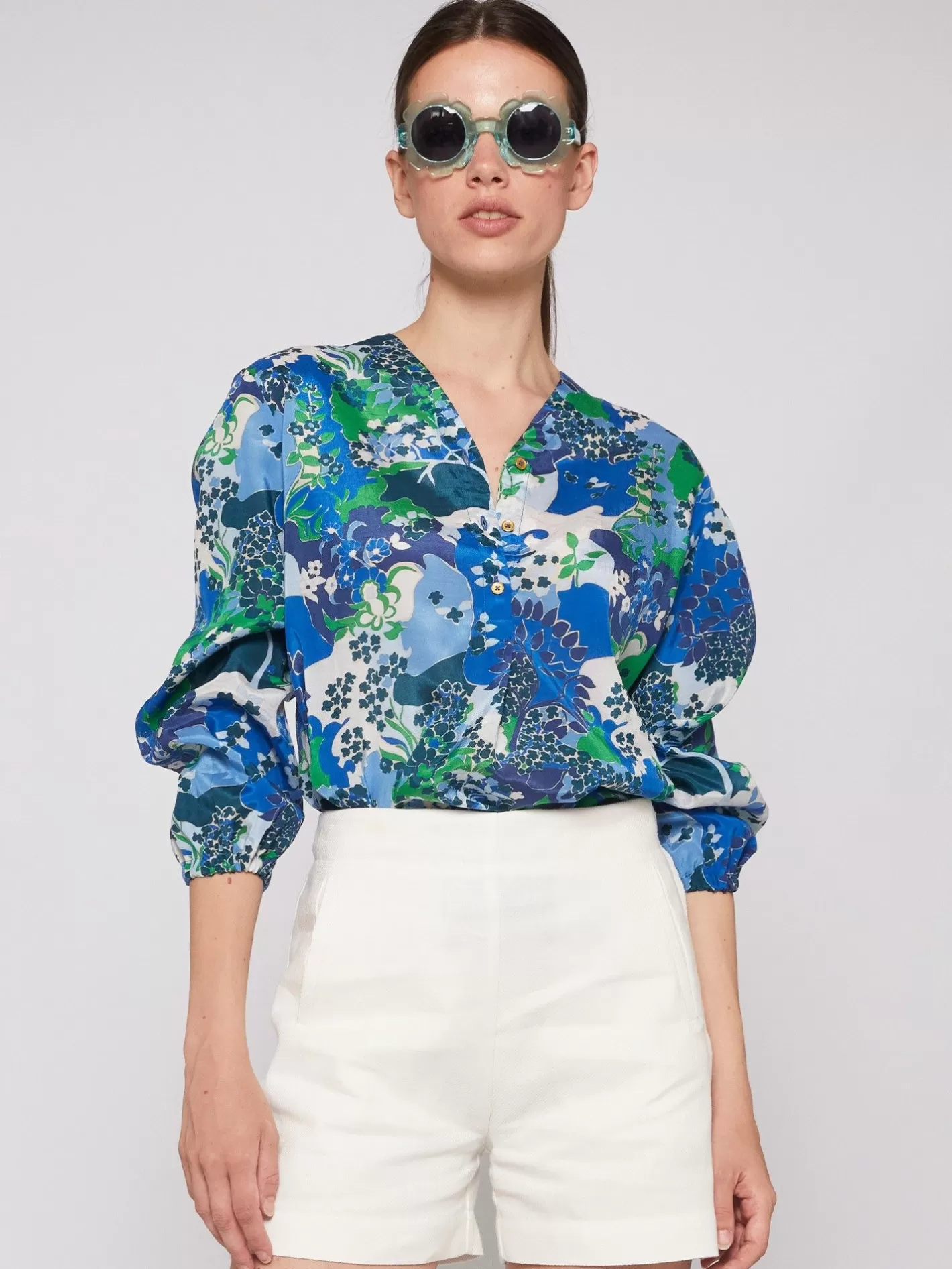 camisa_estampado_blue_blossom_2.webp Camisas | Vilagallo Camisa Estampado Blue Blossom