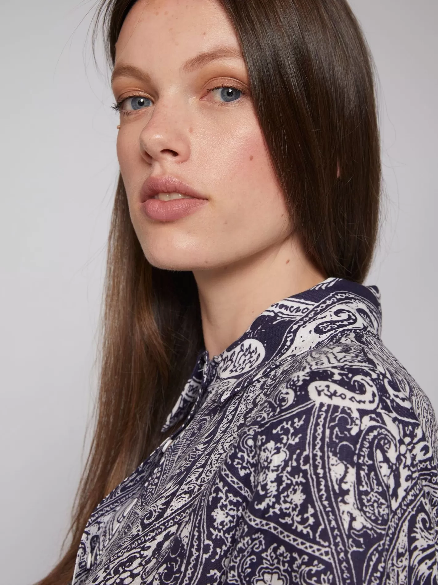 vestido_lino_estampado_paisley_2.webp Vestidos | Vilagallo Vestido Lino Estampado Paisley